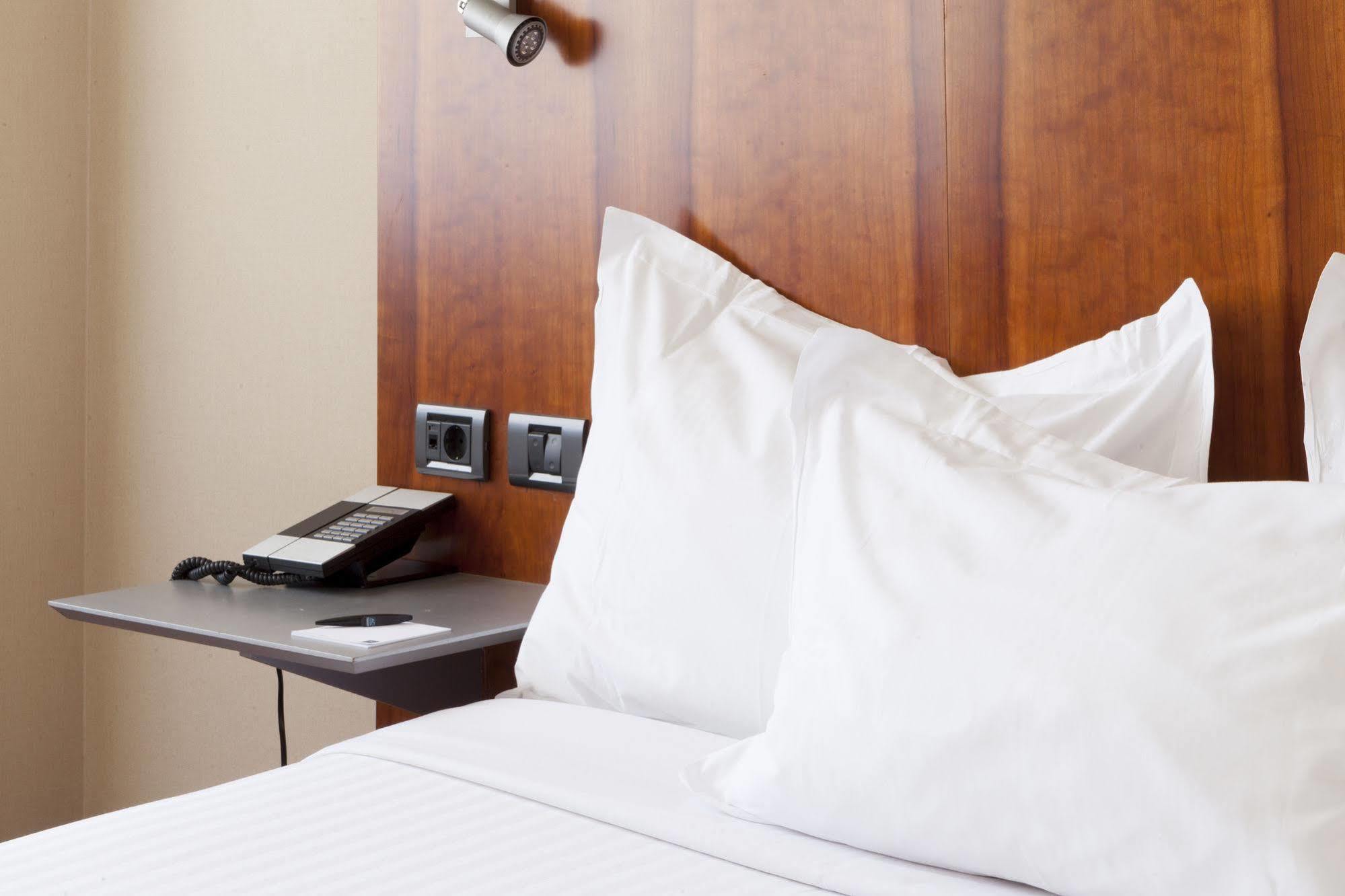 Ac Hotel Guadalajara By Marriott, Spain מראה חיצוני תמונה